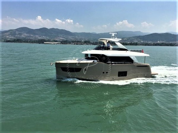 2017 ABSOLUTE NAVETTA 58