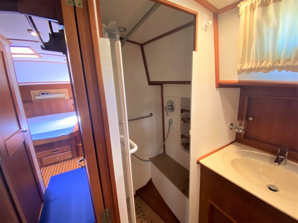 2004 GRAND BANKS EASTBAY 54 SX
