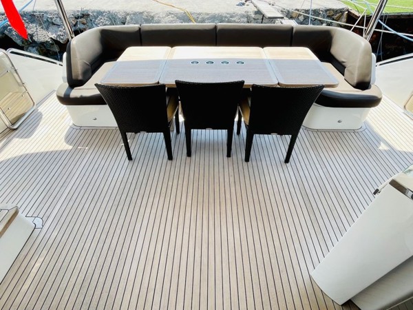 2010 PRINCESS 85