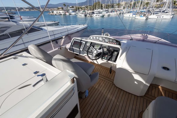 2012 PRINCESS 64