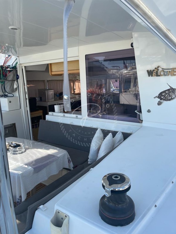 2010 LAGOON 400