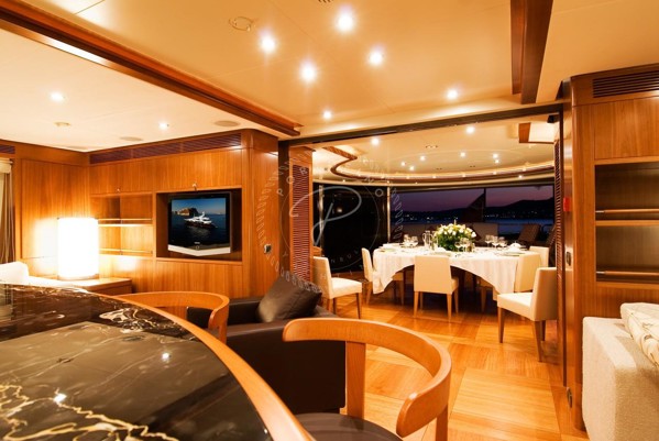 2007 | 2017 BENETTI VISION 145