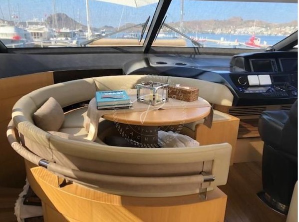 2013 PRINCESS V72