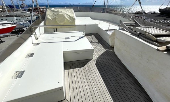2010 NUMARINE 78 FLY
