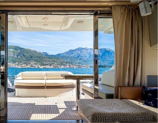 2009 AZIMUT 68S