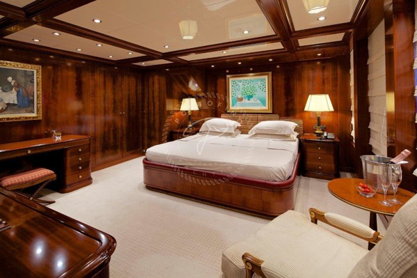2006/2013 MONDOMARINE CUSTOM 49M