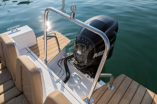 2020 AXOPAR 24 T-TOP