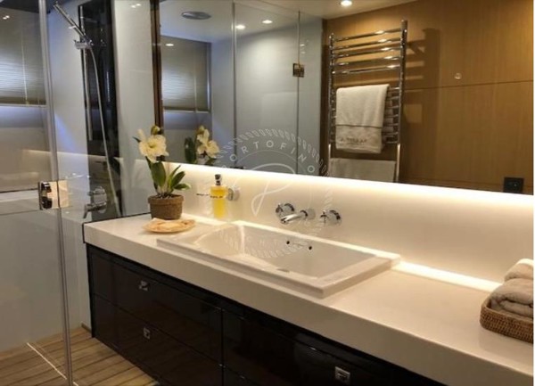 2013 PRINCESS V72