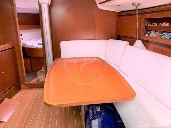 2008 GRAND SOLEIL 37