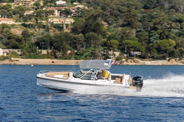 2020 AXOPAR 24 T-TOP