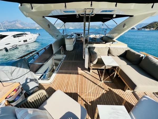 2014 ABSOLUTE 72 FLY