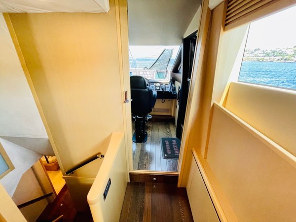2010 PRINCESS 85