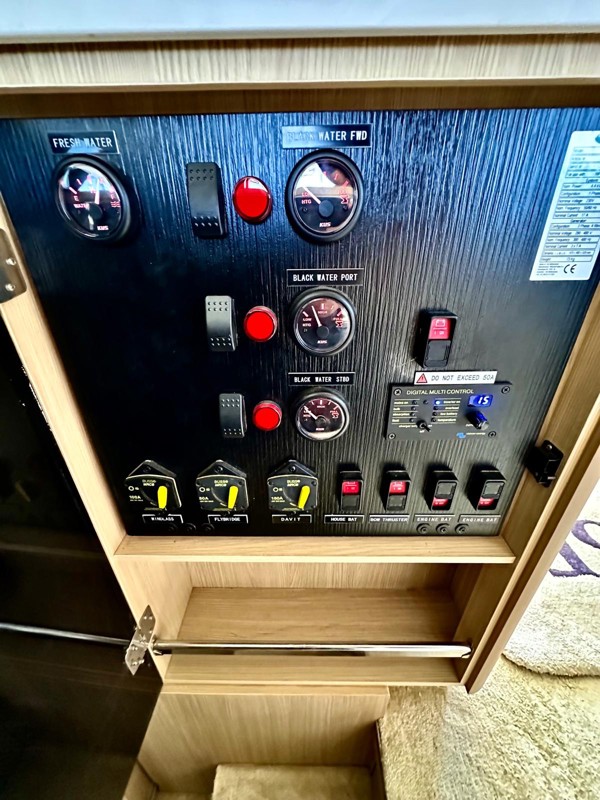2021 AQUILA 44