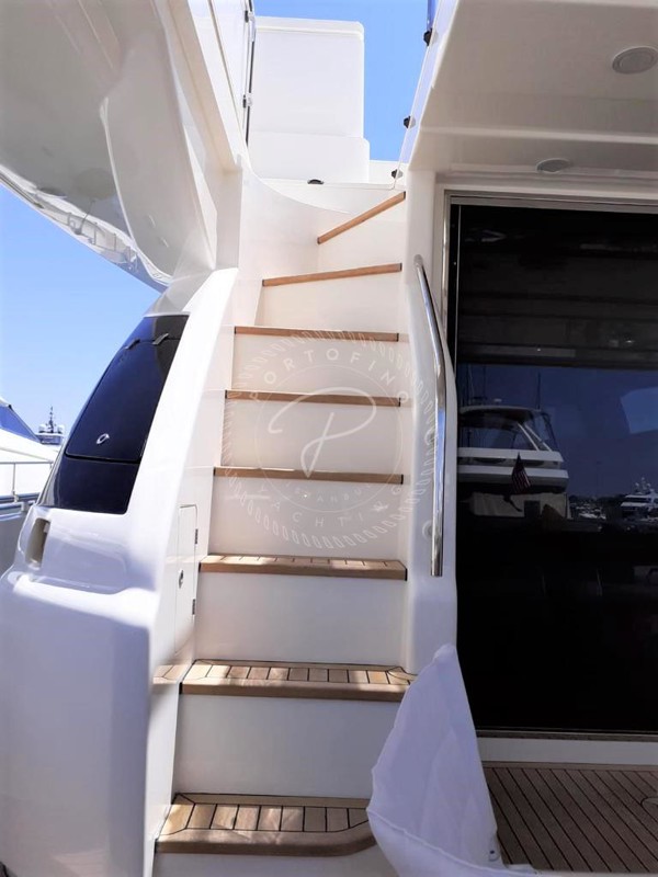 2016 FERRETTI 750