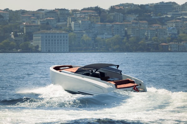 2021 VANQUISH 45 