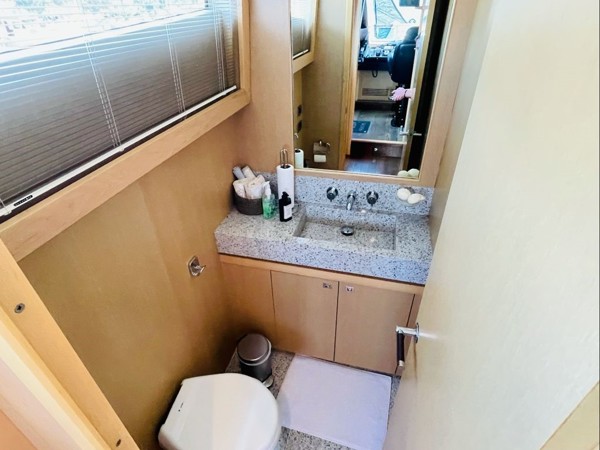2010 PRINCESS 85