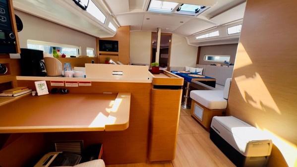 2020 JEANNEAU SUN ODYSSEY 410