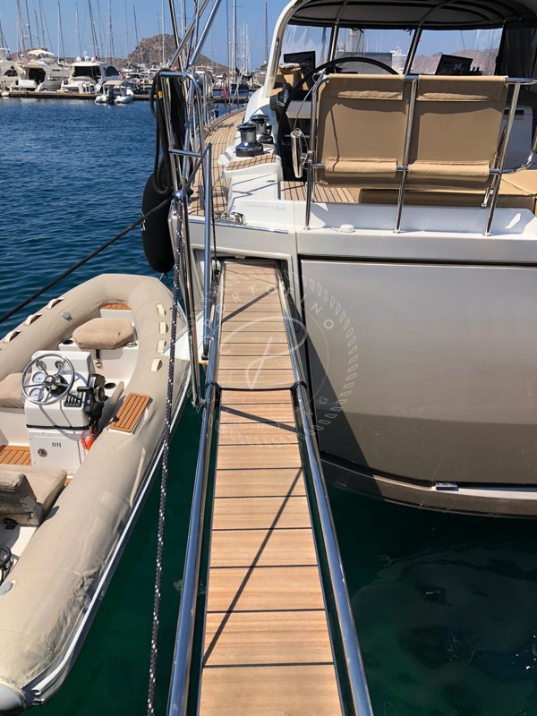 2017 JEANNEAU 64