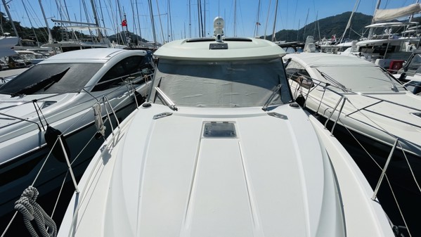 2018 BAVARIA E40 SEDAN 