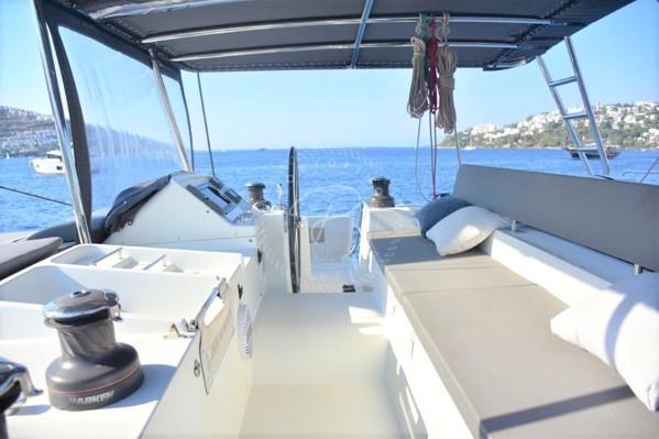 2011 LAGOON 450 F