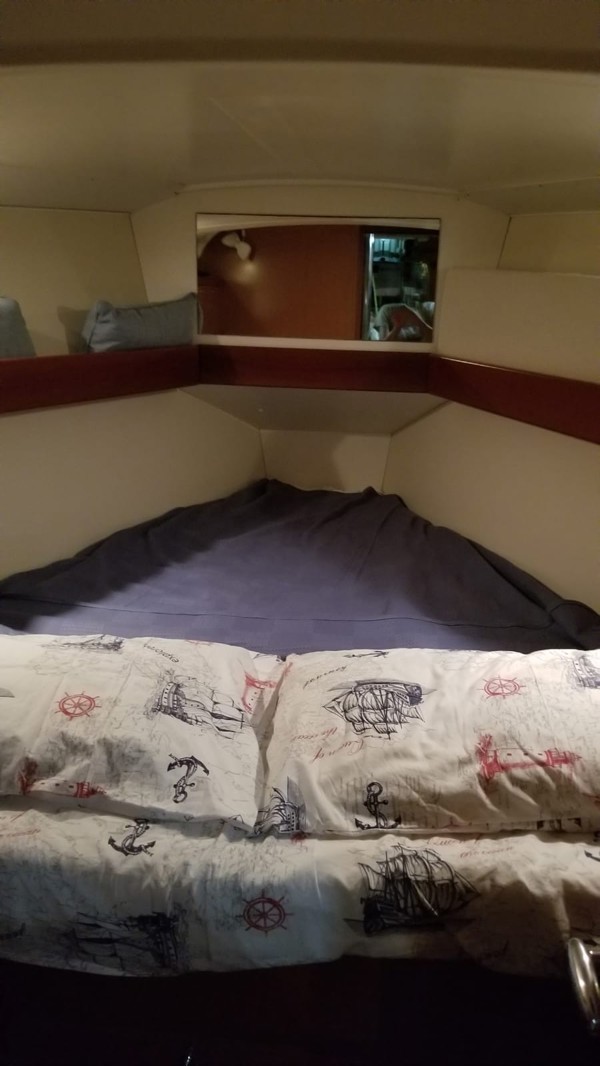 2008 BENETEAU OCENAIS 37