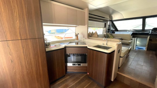 2019 ABSOLUTE 58 FLY