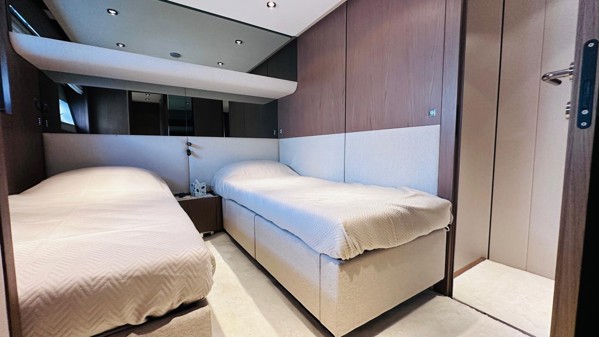 2022 FERRETTI 780