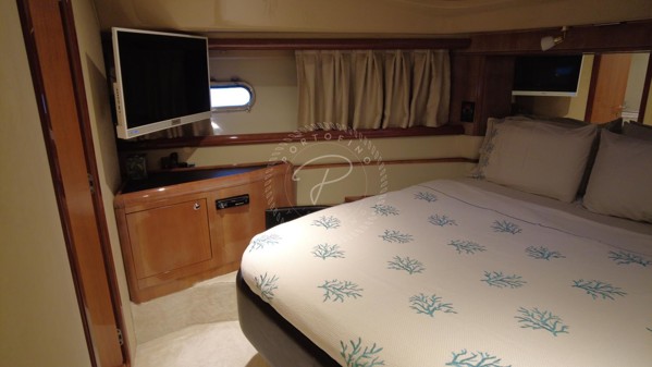 2003 FERRETTI YACHTS 590