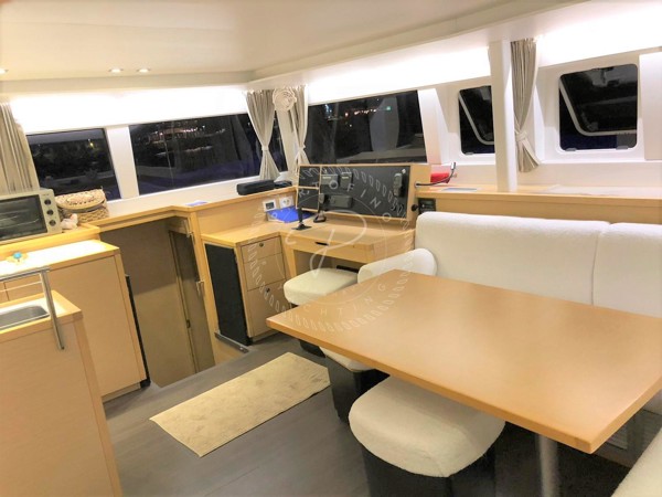 2013 LAGOON 450 F