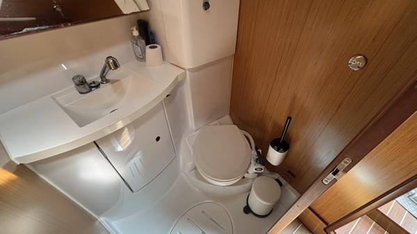 2008 JEANNEAU 42 DS 