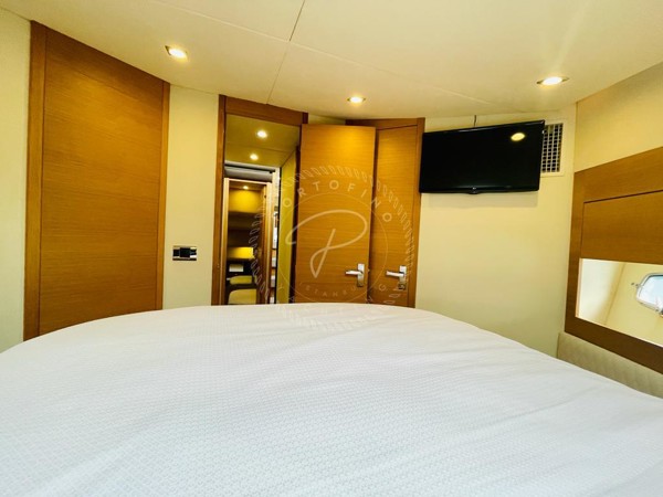 2009 FAIRLINE PHANTOM 48