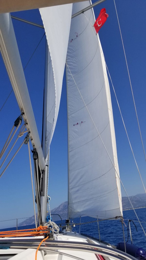 2008 BENETEAU OCENAIS 37
