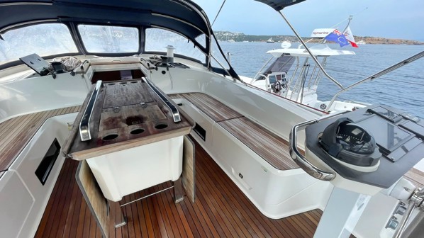 2015 BAVARIA 56 CRUISER