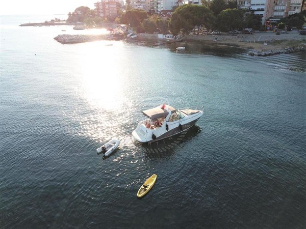 2011 RINKER 280 EC