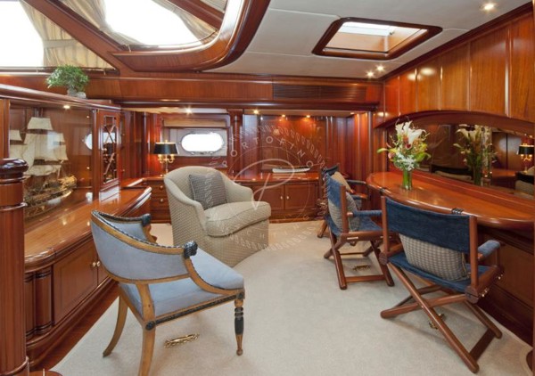 1998 | 2015 ROYAL HUISMAN 47M