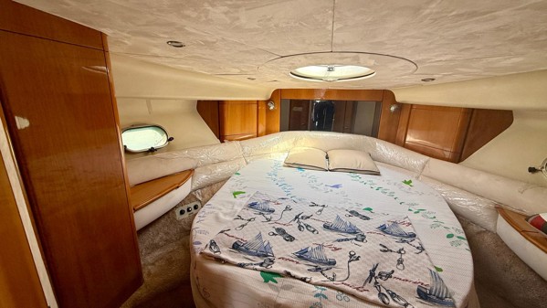 2002 PRINCESS 40