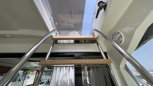 2012 BENETEAU ANTARES 42