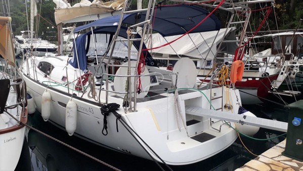 2009 BENETEAU OCEANIS 43