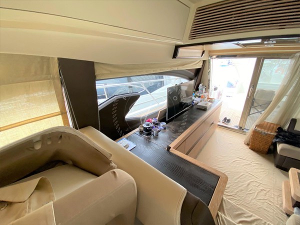 2012 AZIMUT 64 FLY