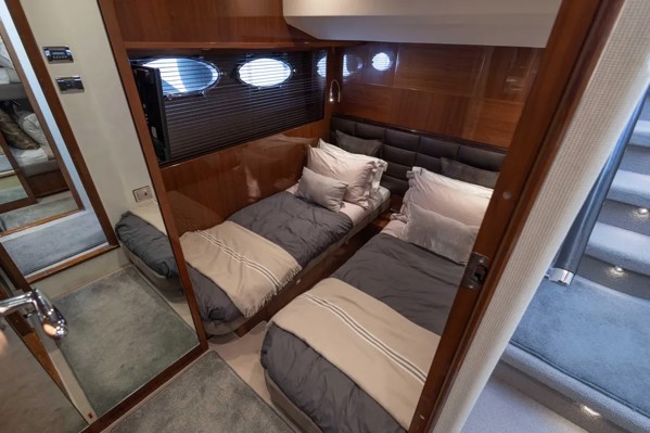 2012 PRINCESS 64