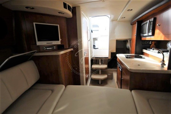 2011 RINKER 280 EC
