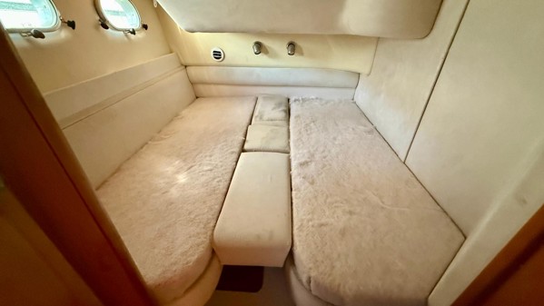 2002 PRINCESS 40