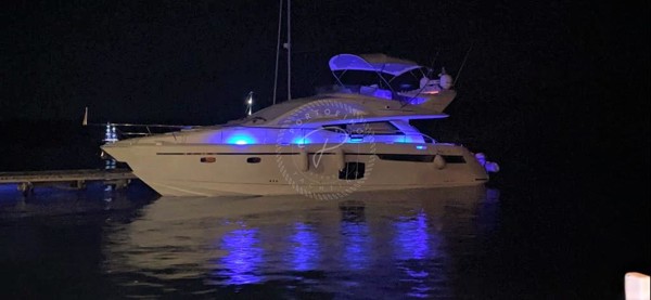 2009 FAIRLINE PHANTOM 48