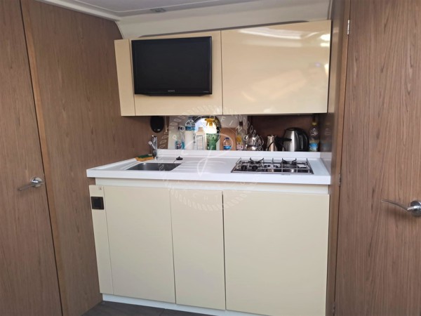 2014 BENETEAU GT 38