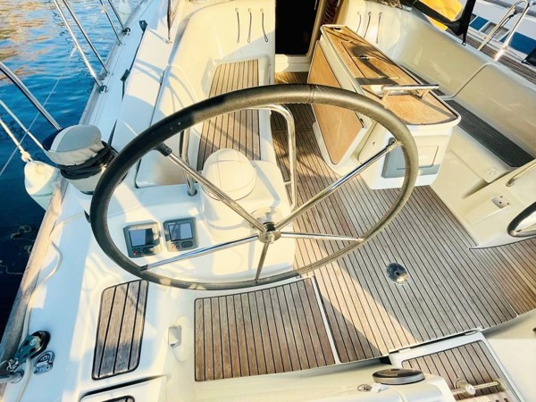 2010 BENETEAU OCEANIS 40 