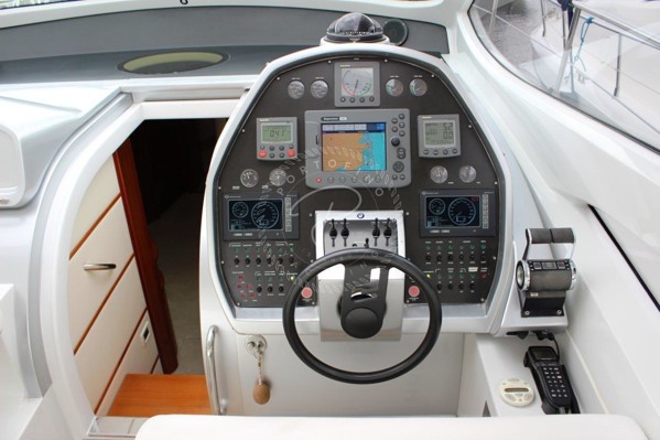 2005 PERSHING 50