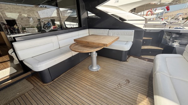 2012 PERSHING 72