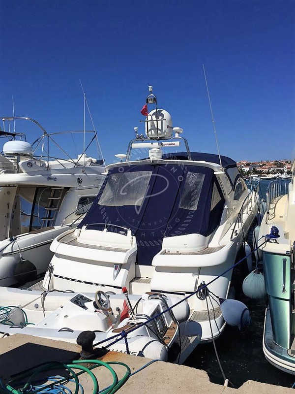2006 FAIRLINE TARGA 52