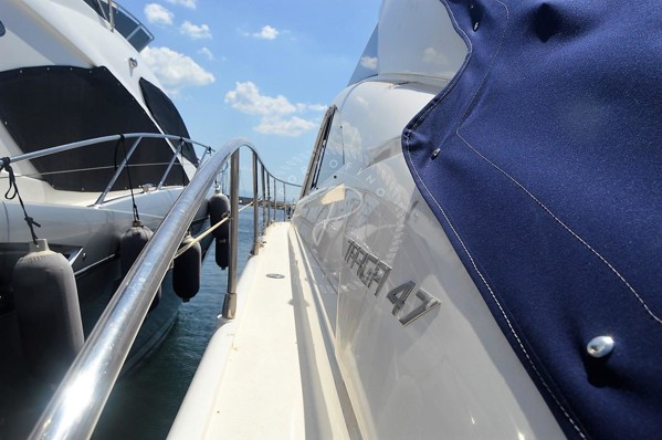 2006 FAIRLINE TARGA 47