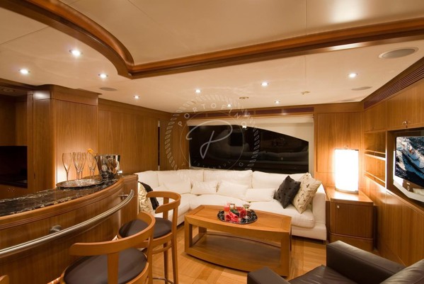 2007 | 2017 BENETTI VISION 145